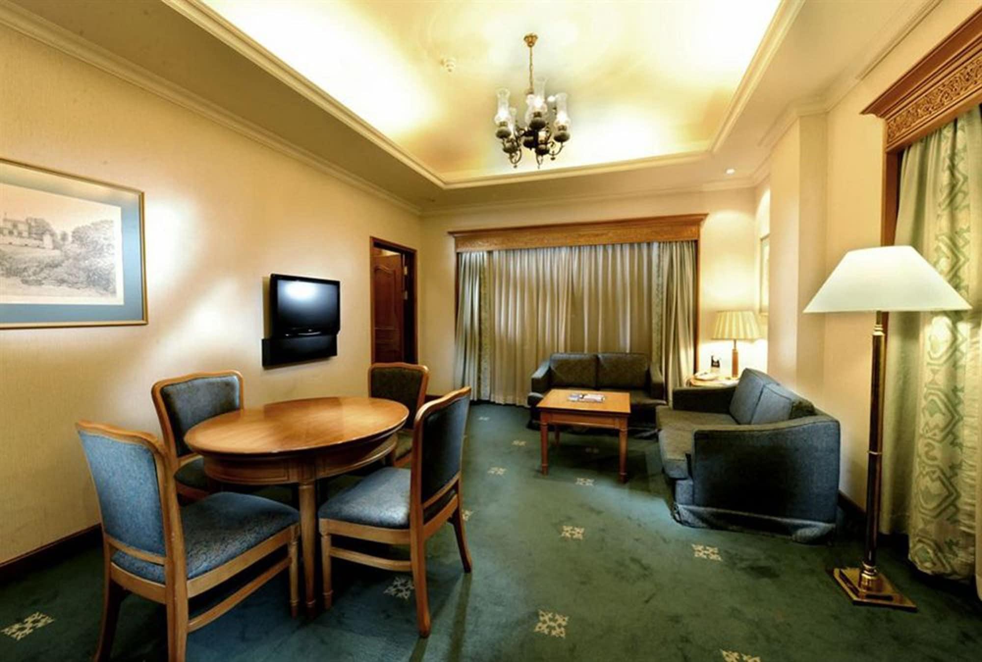 Puteri Wing - Riverside Majestic Hotel Κουτσίνγκ Εξωτερικό φωτογραφία