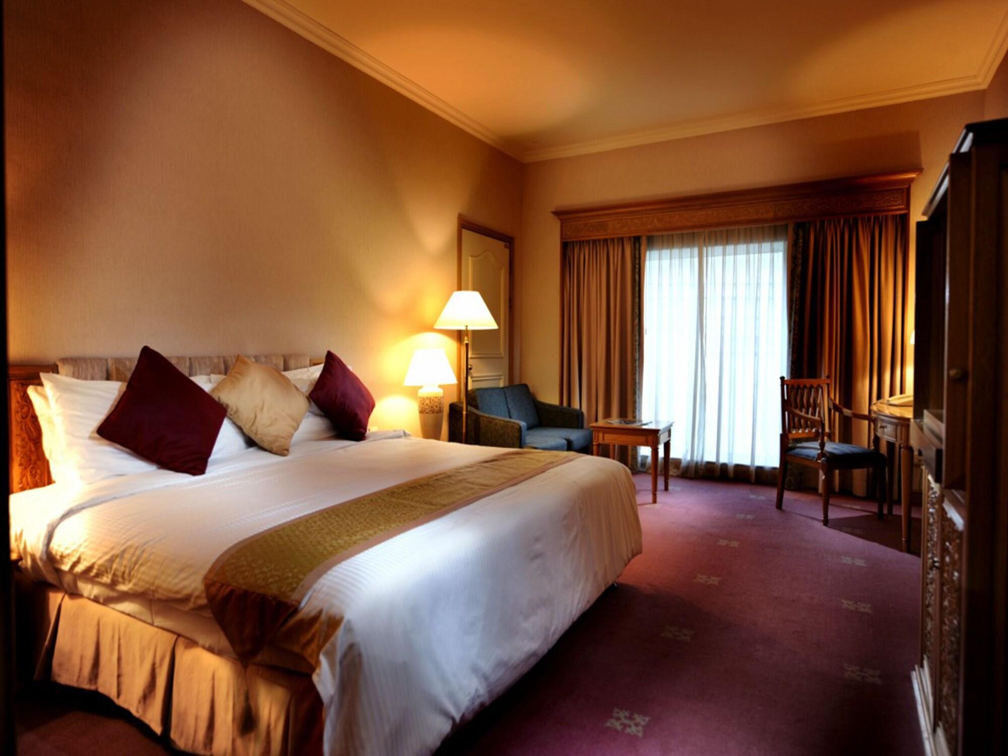 Puteri Wing - Riverside Majestic Hotel Κουτσίνγκ Εξωτερικό φωτογραφία